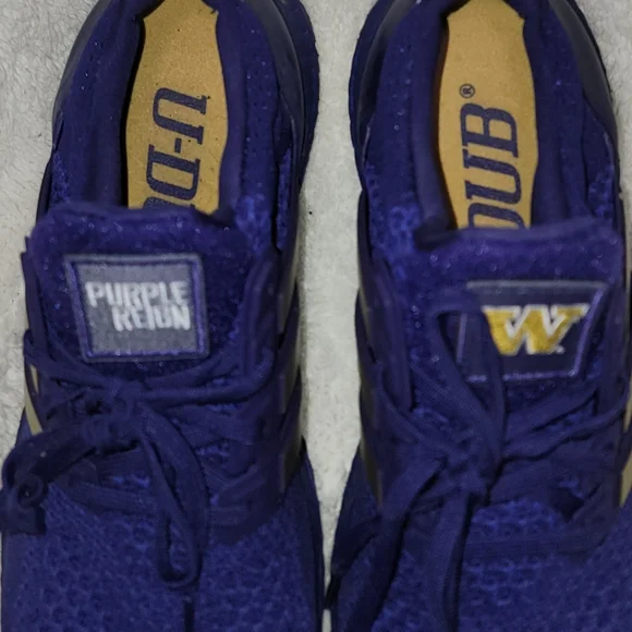 Washington Huskies adidas Ultraboost 1.0 DNA Running Shoe  display picture 3